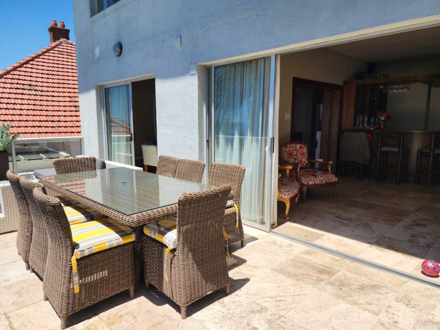 To Let 4 Bedroom Property for Rent in Bantry Bay Western Cape